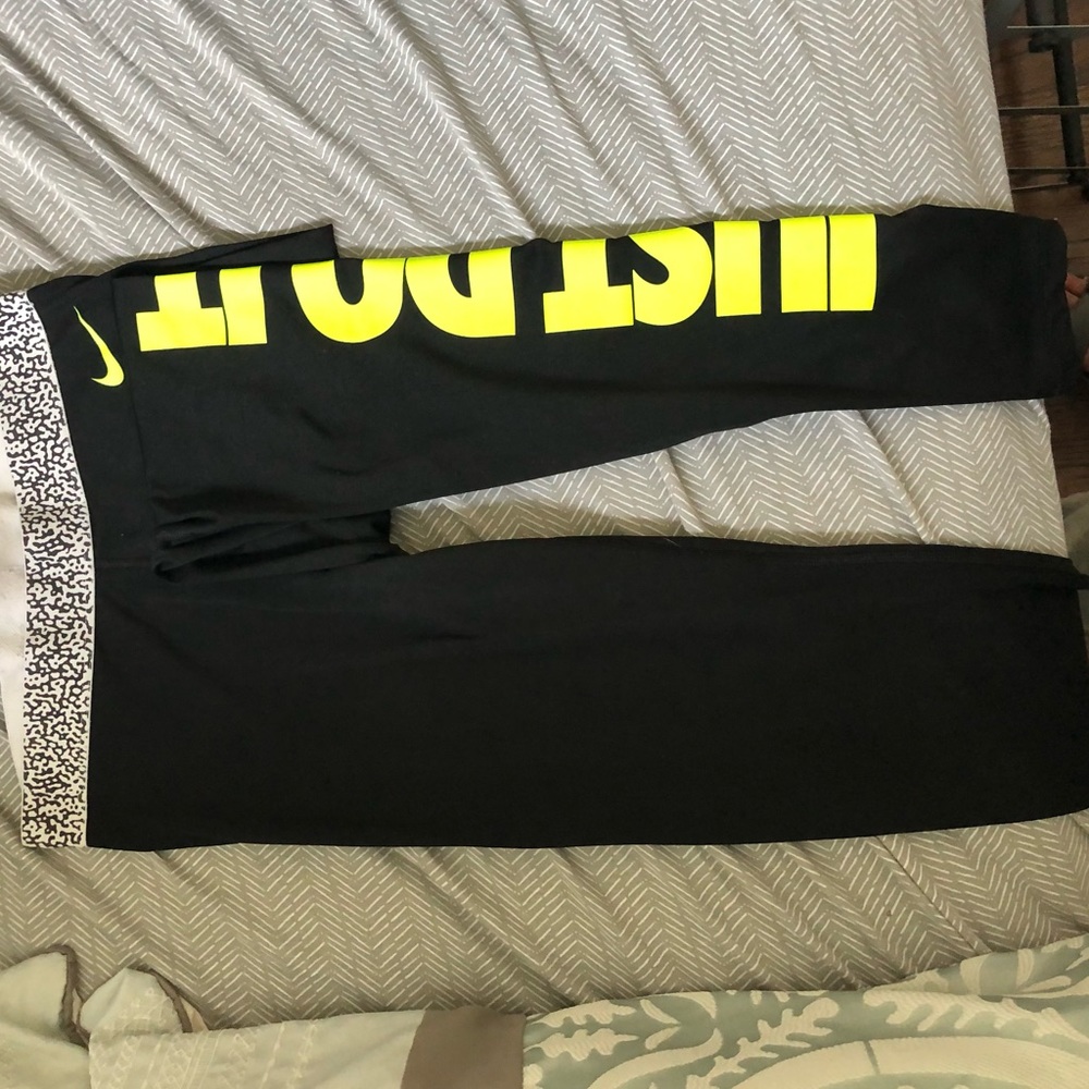 Black and Yellow Nike Leggings!